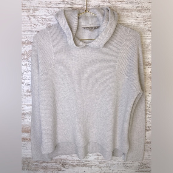 Athleta Light Grey Rest Day Hoodie Sweater Sz small great blend!  LIKE NEW! - Picture 2 of 9